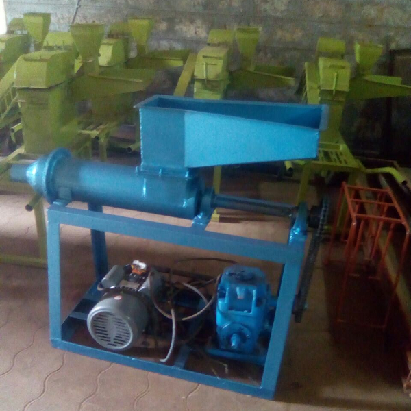 Briquetting machine